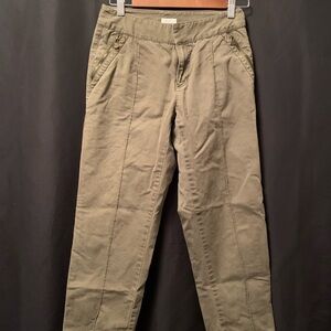 Liz Claiborne Green Ankle Cropped Pants with Pleats